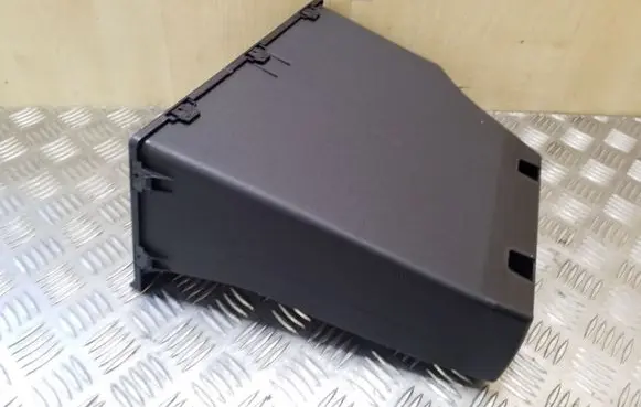 Mazda 3 II Glove box