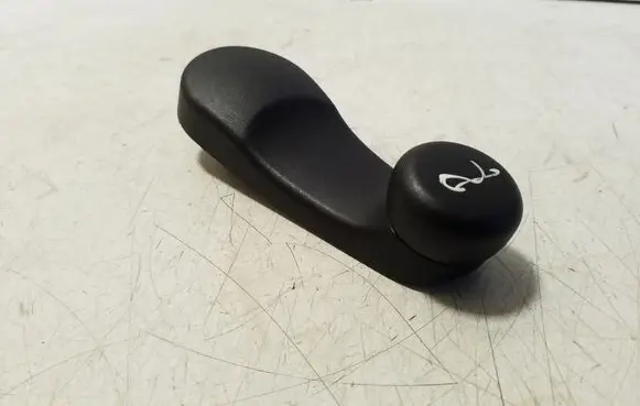 Fiat 500L Rear door window winding handle C982