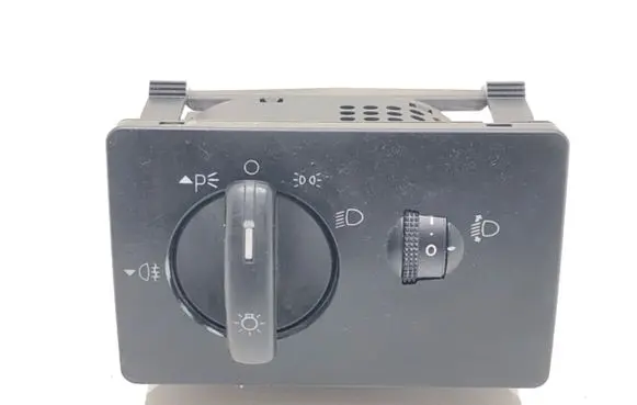 Ford Focus Other switches/knobs/shifts 4M5T-13A024-EA