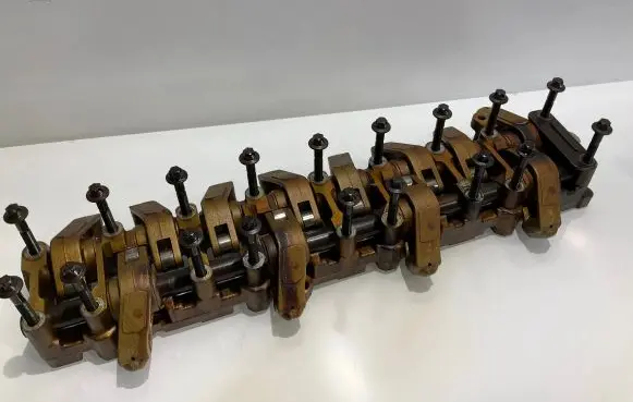 Mercedes-Benz E W211 Camshaft holder 1130510308 R1130510308