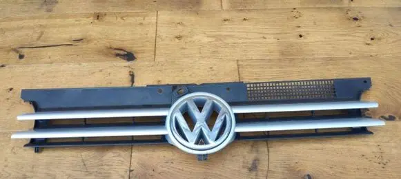 Volkswagen Golf IV Front bumper upper radiator grill ddddd