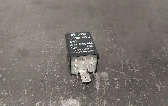 Volkswagen Golf IV Other relay 1J0906383C 898050000 409