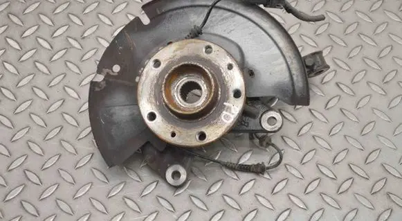 Nissan Juke II F16 Front wheel hub 357D