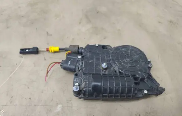 BMW X6 E71 Front door soft close latching motor 4152309300 28H1A