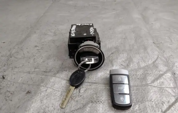 Volkswagen PASSAT B6 Ignition lock contact 