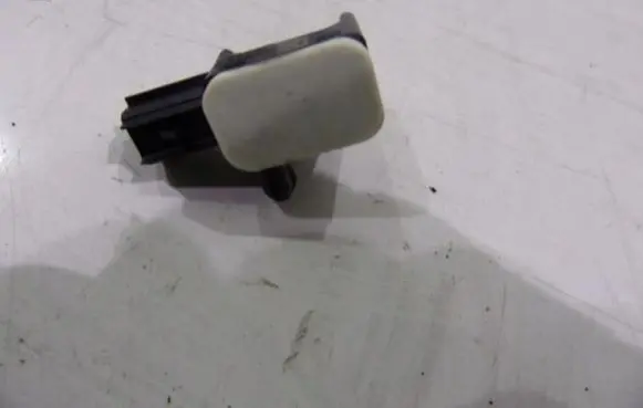 Ford Kuga I Airbag deployment crash/impact sensor