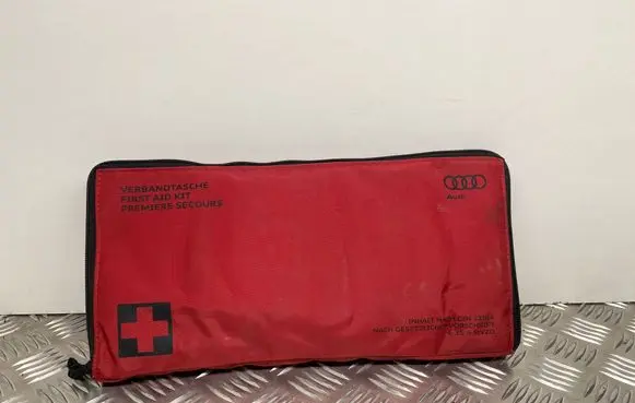 Audi A5 8T 8F First aid kit 8K0860282