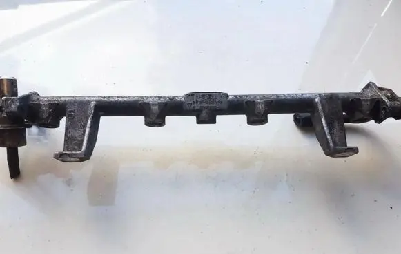 Ford Mondeo MK II Fuel main line pipe 8F9H487 8F-90280