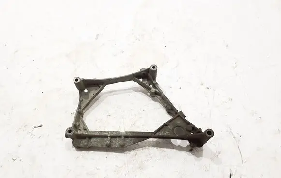 Volkswagen Transporter - Caravelle T6 Intercooler pipe mounting bracket 04L145160F
