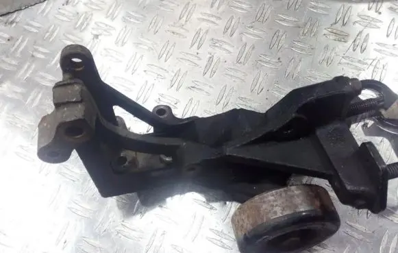 Ford Mondeo MK I Engine mounting bracket 93bb10239ac 93bb-10239-ac