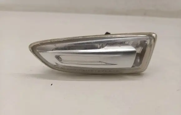Opel Insignia B Front fender indicator light 13491088