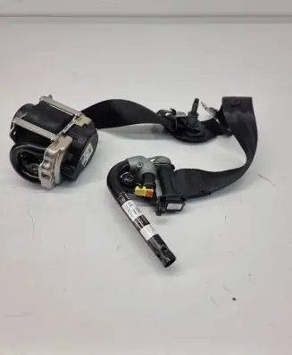 Land Rover Discovery 5 Front seatbelt