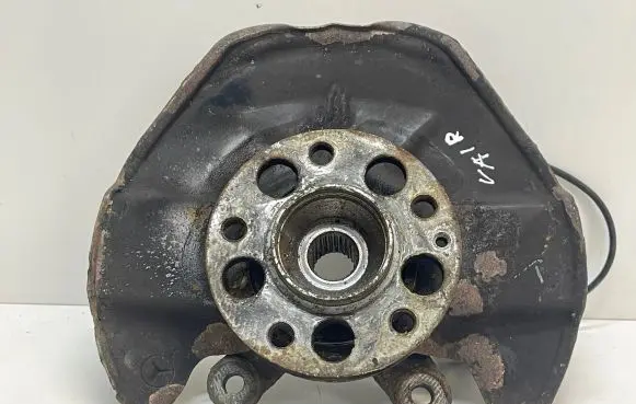 Mercedes-Benz B W245 Front wheel hub