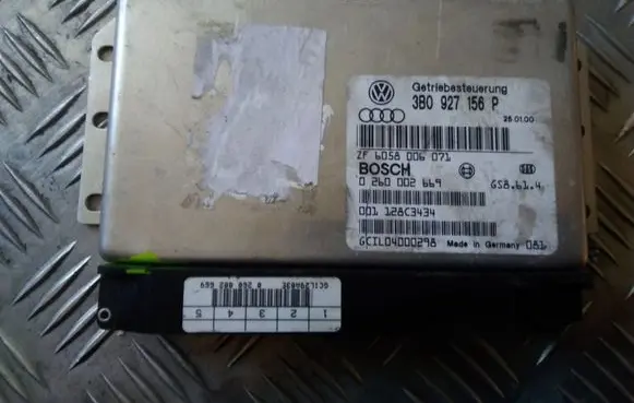 Volkswagen PASSAT B5 Engine control unit/module 3B0927156P 0260002669 ZF6058006071
