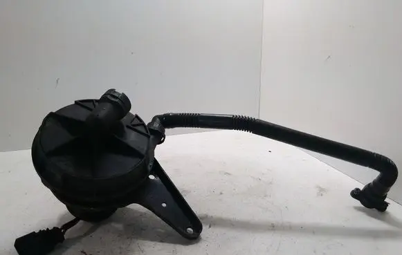 Audi A6 S6 C6 4F Secondary air pump 06A959253B 06A131333C