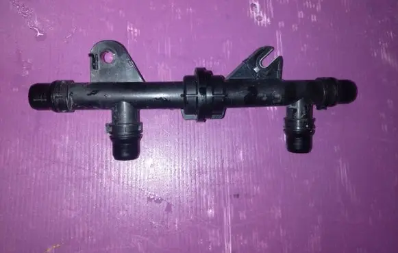Peugeot 208 Engine coolant pipe/hose 9834745480