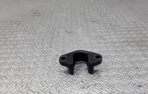 BMW 5 E39 Fuel Injector clamp holder