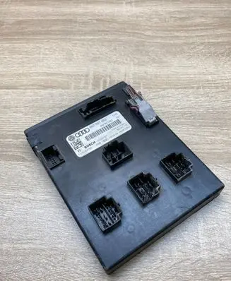 Audi A4 S4 B8 8K Comfort/convenience module 8K0907063