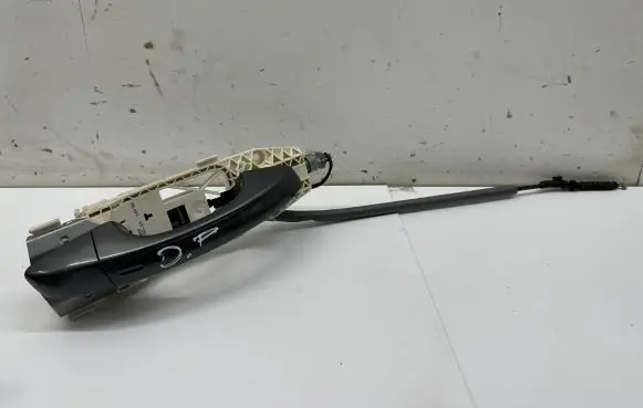 Volkswagen Touareg III Front door exterior handle 8S0837885