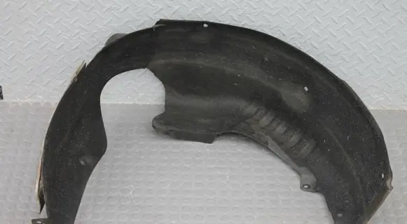 Rear arch fender liner splash guards