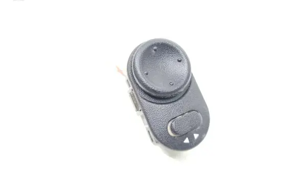 Wing mirror switch