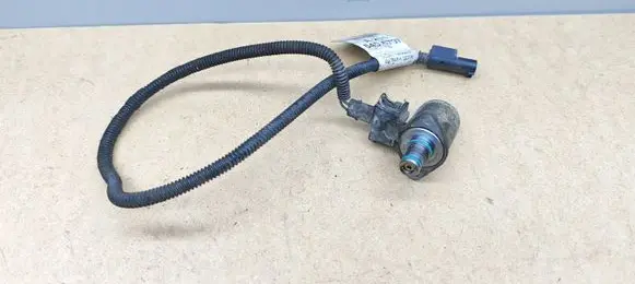Mercedes-Benz E W211 Hydraulic servotronic pressure valve A00010921004