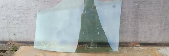 Citroen C4 I Front door window glass four-door 1212123
