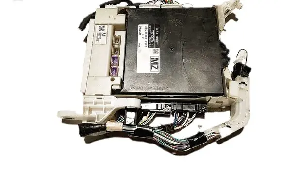 Toyota C-HR I Comfort/convenience module 89221F4030