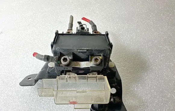 Volkswagen Golf III Glow plug pre-heat relay 191911261B