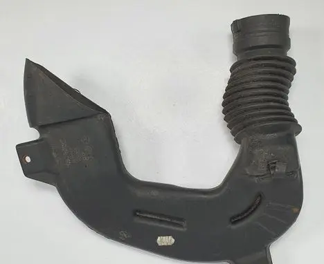 Air intake hose/pipe
