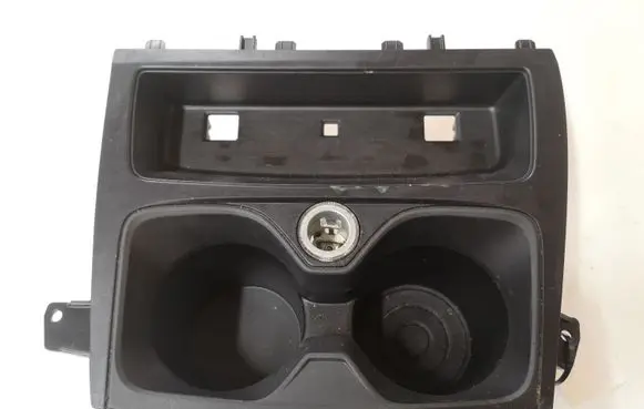 Cup holder front
