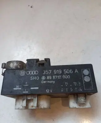 Volkswagen PASSAT B4 Coolant fan relay 357919506A 898719000