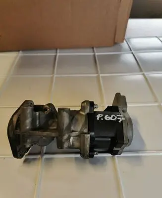 Peugeot 607 EGR valve 4R8Q90475