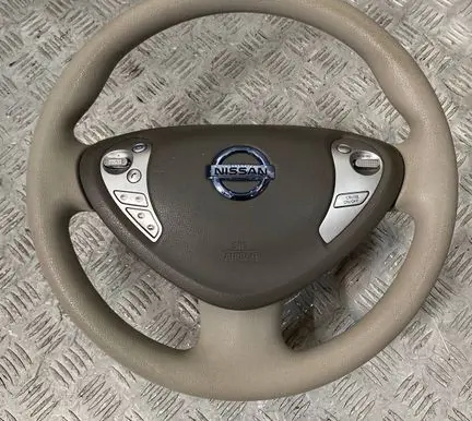 Nissan Leaf I (ZE0) Steering wheel airbag 985104NR0C BG111270081