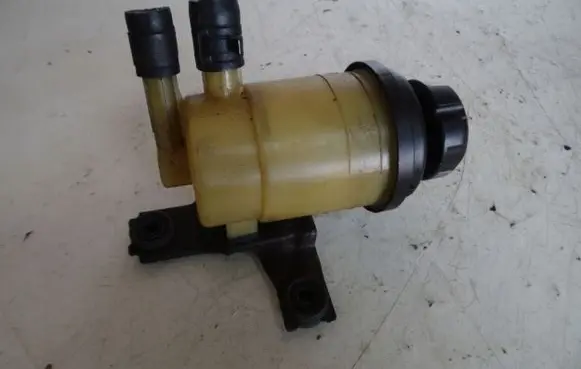 Hyundai Tucson TL Power steering fluid tank/reservoir