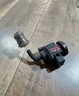 Mercedes-Benz S W220 Turbo solenoid valve a0005450427
