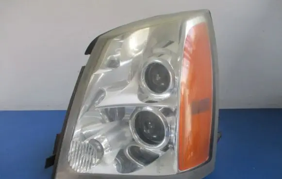 Cadillac SRX Headlight/headlamp 15926963
