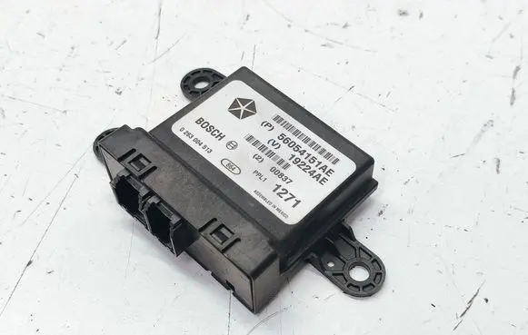 Chrysler Voyager Parking PDC control unit/module 56054151AE V19224AE 19924AE