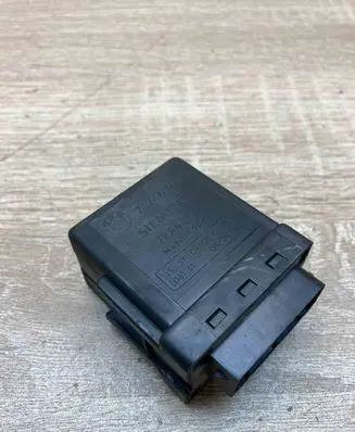 BMW 5 E39 Glow plug pre-heat relay 2246919 72RB510