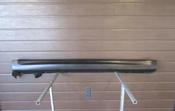 Front sill (body part)