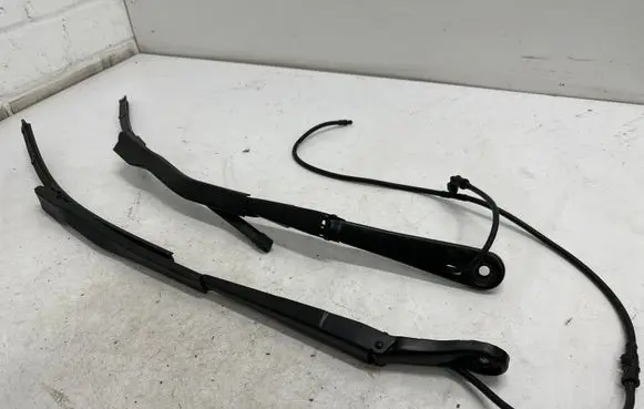 BMW 3 G20 G21 Front wiper blade arm 9448916 94489210