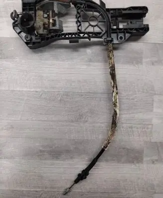 Volkswagen PASSAT B7 Front door exterior handle 3C0837885J