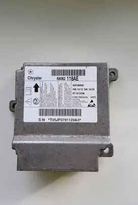 Chrysler Town & Country V Airbag control unit/module 68062118AE 5WY86930 T0EJF0791120A3