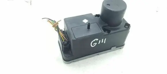 Volkswagen Golf III Central locking vacuum pump 1H0962257