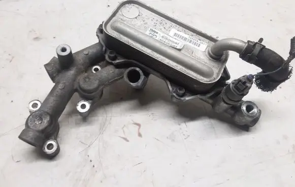 Toyota RAV 4 (XA30) Engine oil radiator 157100R010C