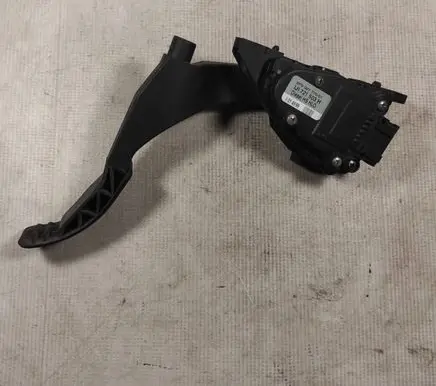 Audi A3 S3 8L Accelerator throttle pedal 1J1721503H