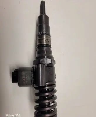 Audi A4 S4 B7 8E 8H Fuel injector 03G130073GX