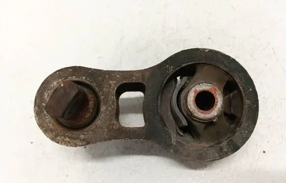 Honda Accord Engine mount bracket 