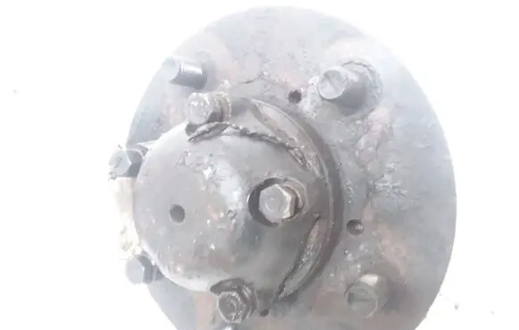 Land Rover Discovery Front wheel hub R202
