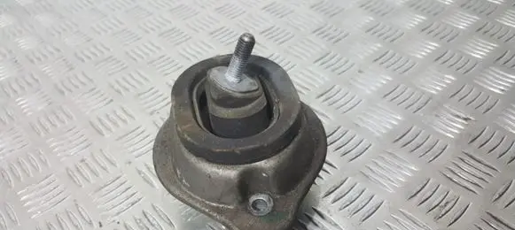 BMW X5 E53 Engine mount bracket 1096996